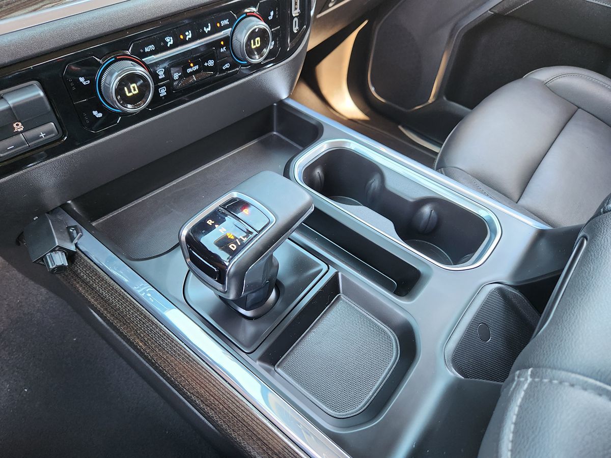 Chevrolet Silverado photo 40