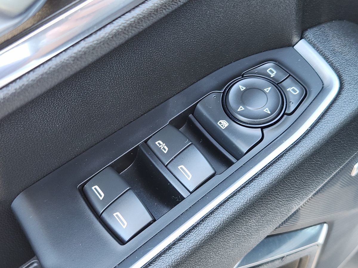 Chevrolet Silverado photo 44