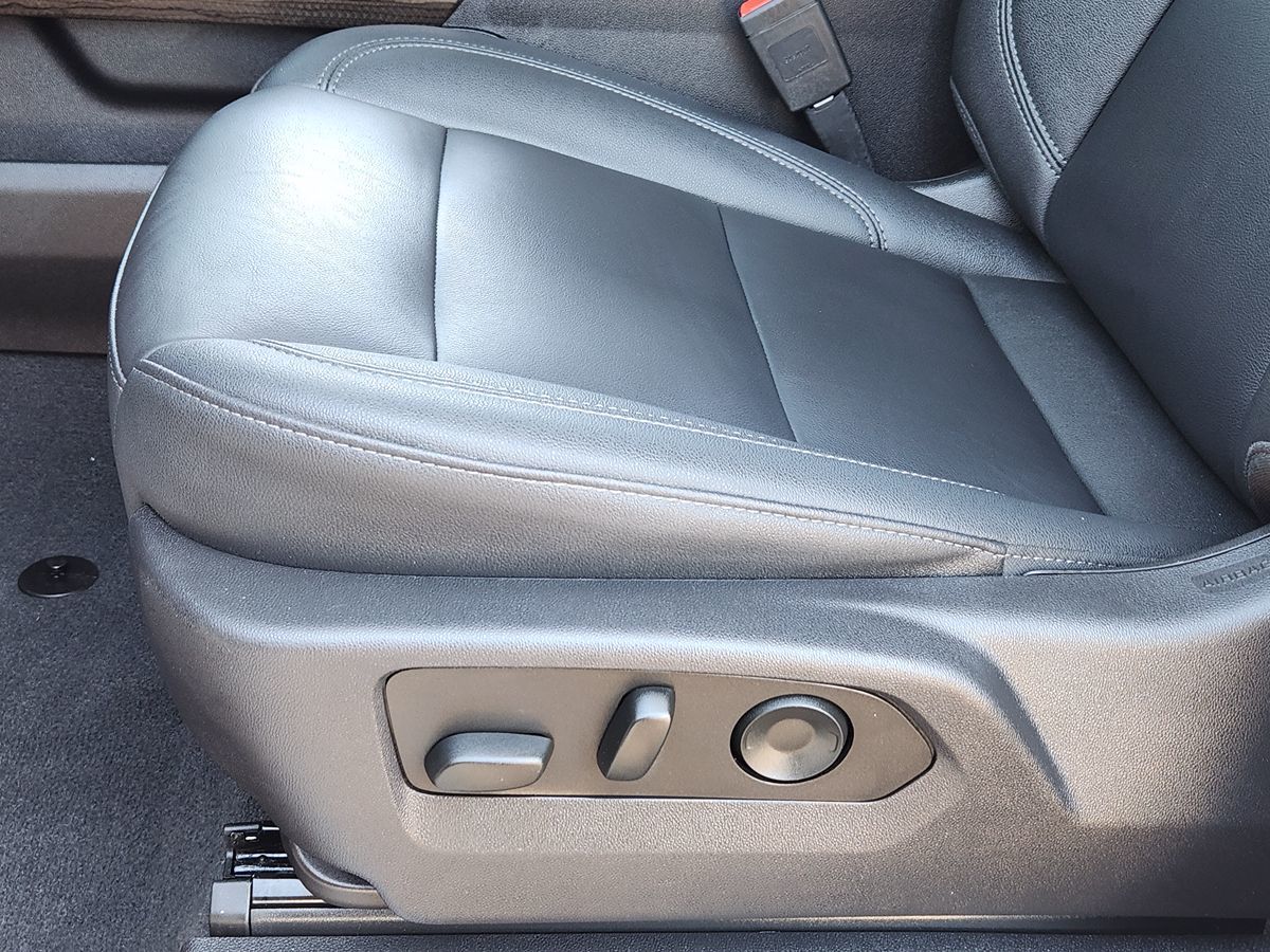 Chevrolet Silverado photo 45