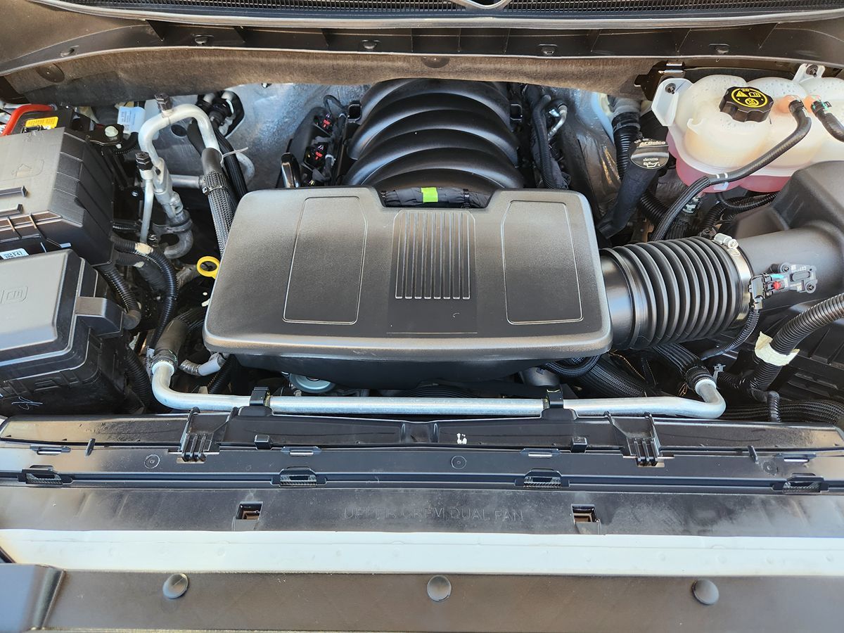 Chevrolet Silverado photo 53