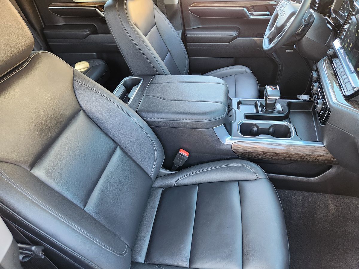 Chevrolet Silverado photo 32