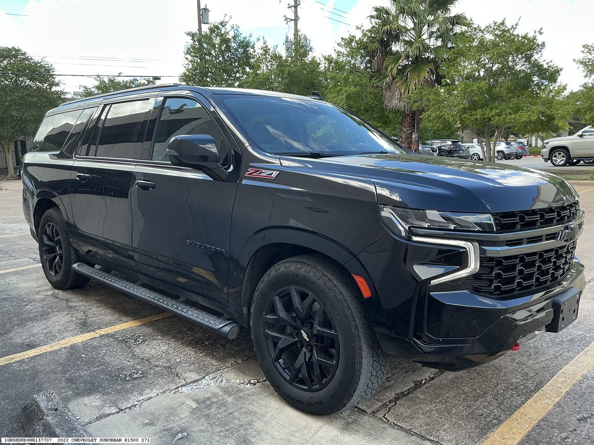 Chevrolet Suburban photo 22