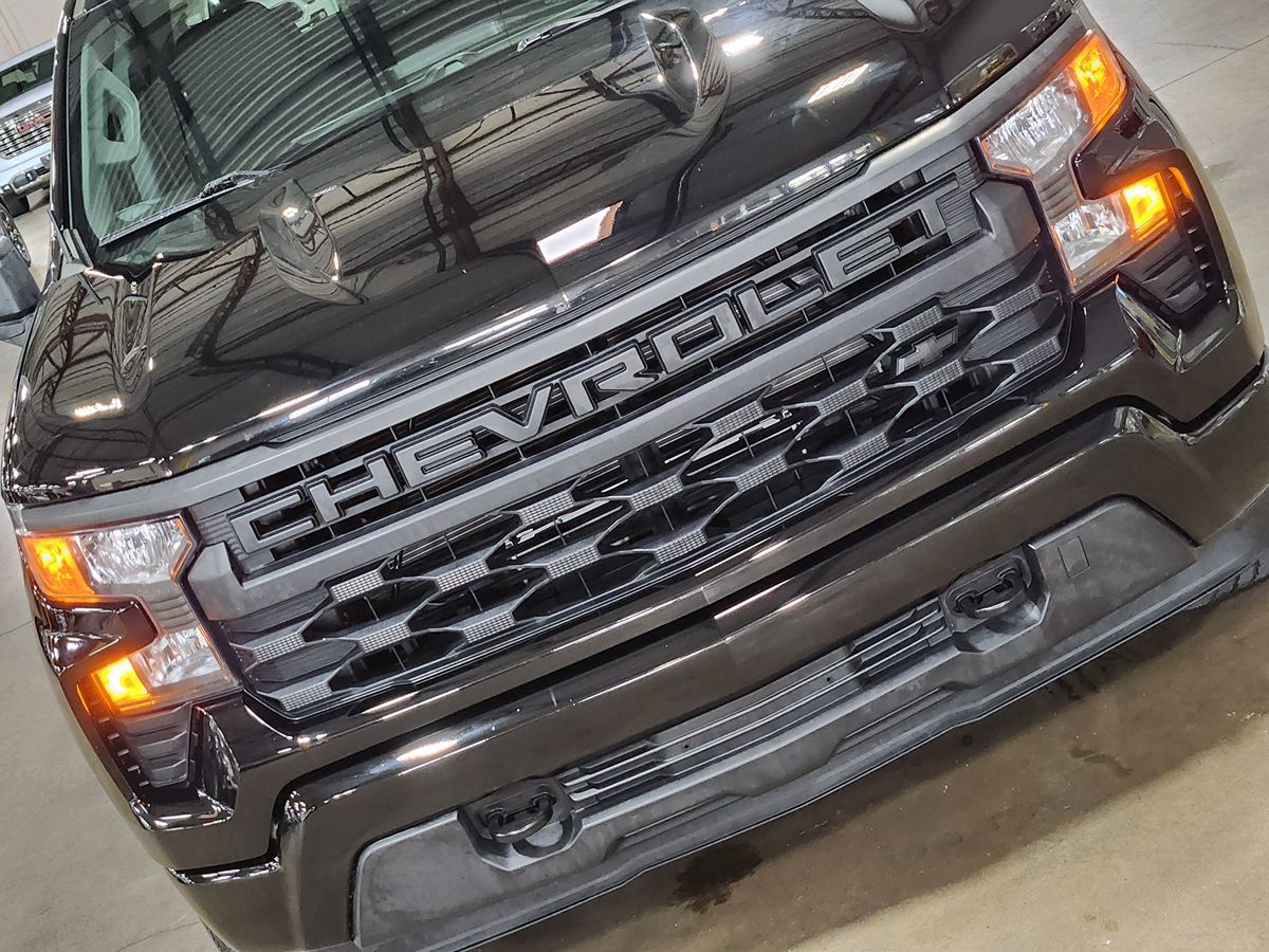 Chevrolet Silverado photo 19