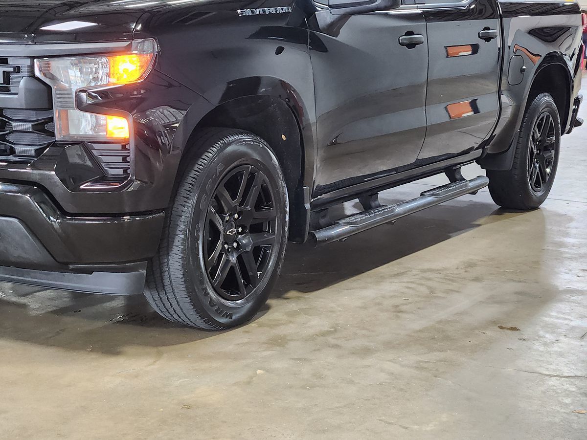 Chevrolet Silverado photo 17
