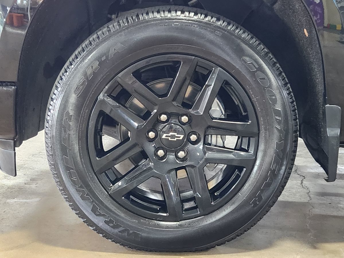 Chevrolet Silverado photo 26