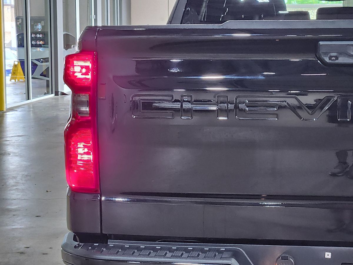 Chevrolet Silverado photo 20