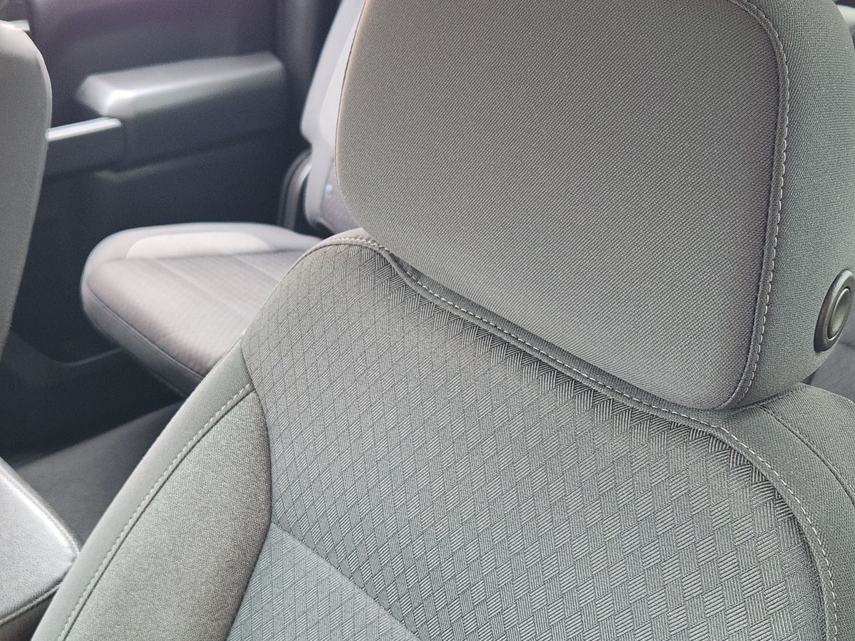 Chevrolet Silverado photo 31