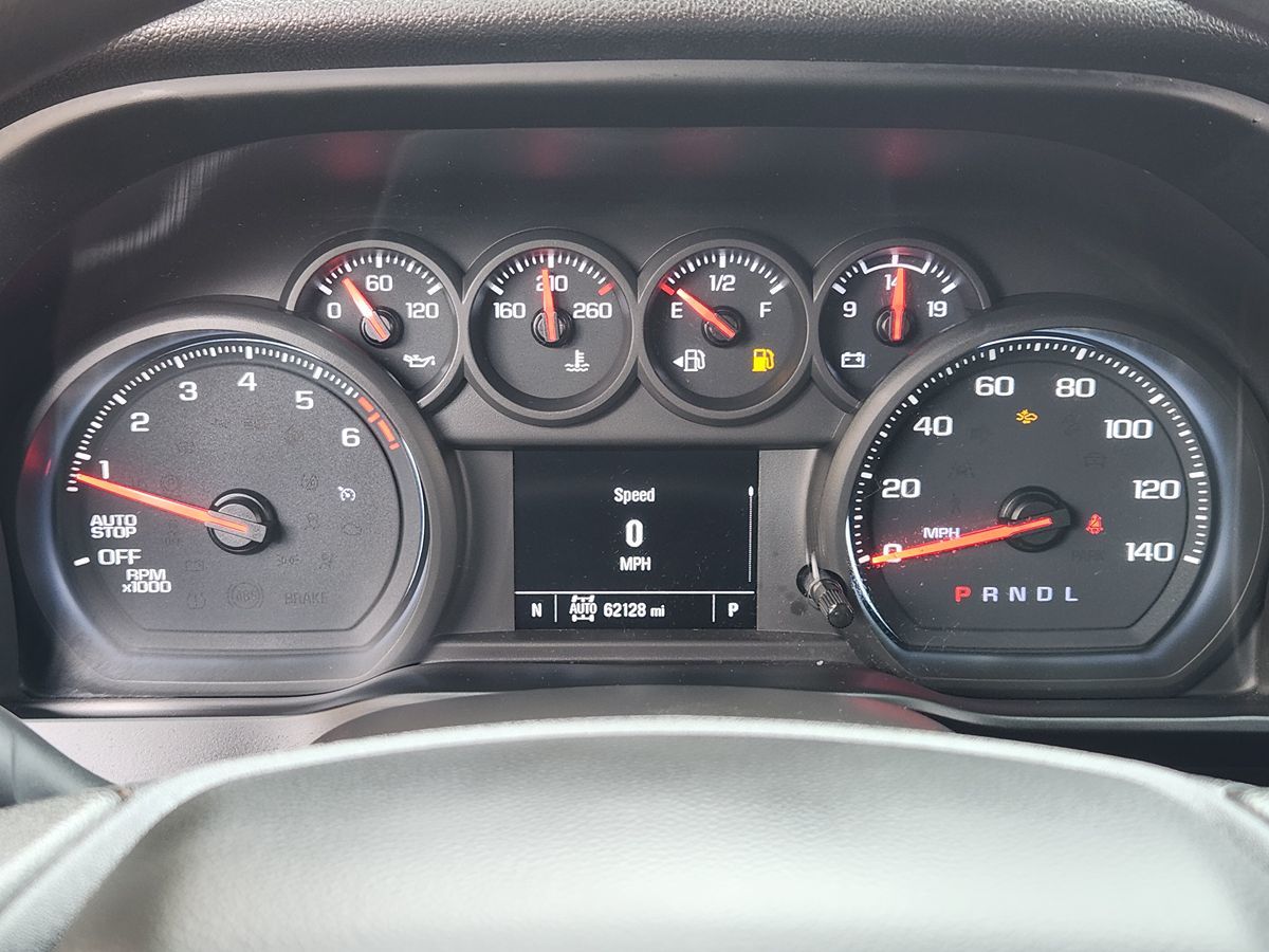 Chevrolet Silverado photo 32