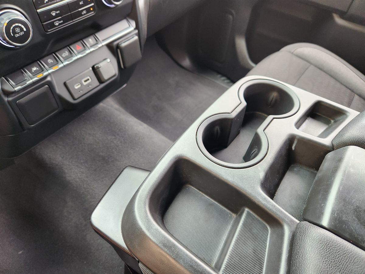 Chevrolet Silverado photo 38