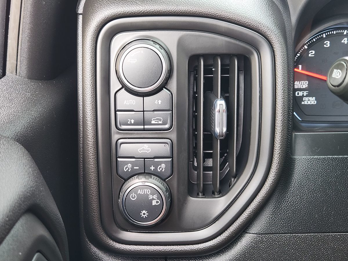 Chevrolet Silverado photo 40