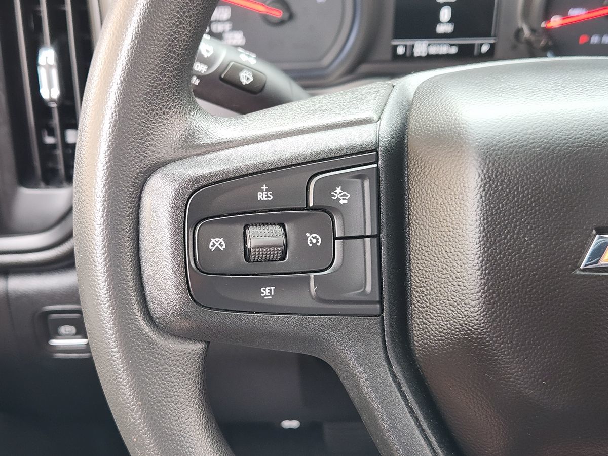 Chevrolet Silverado photo 46