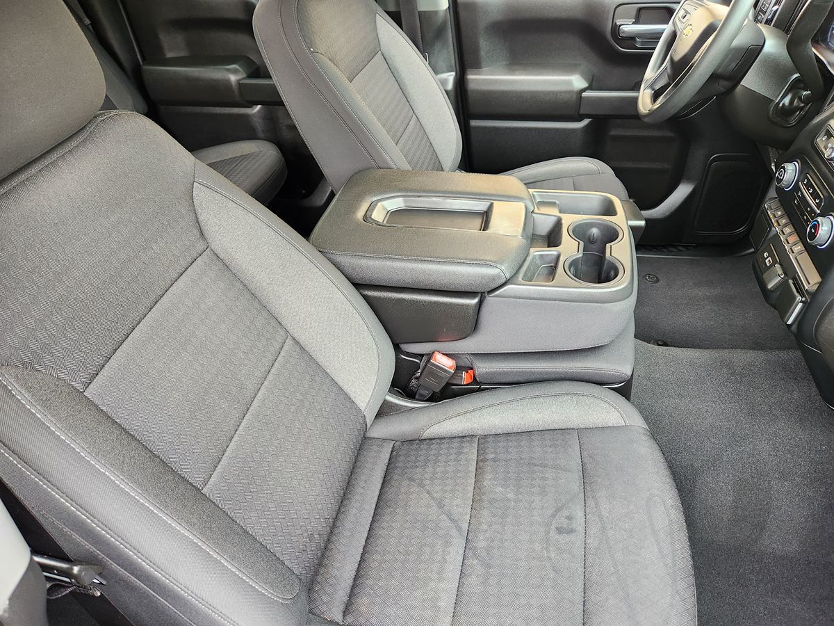 Chevrolet Silverado photo 29