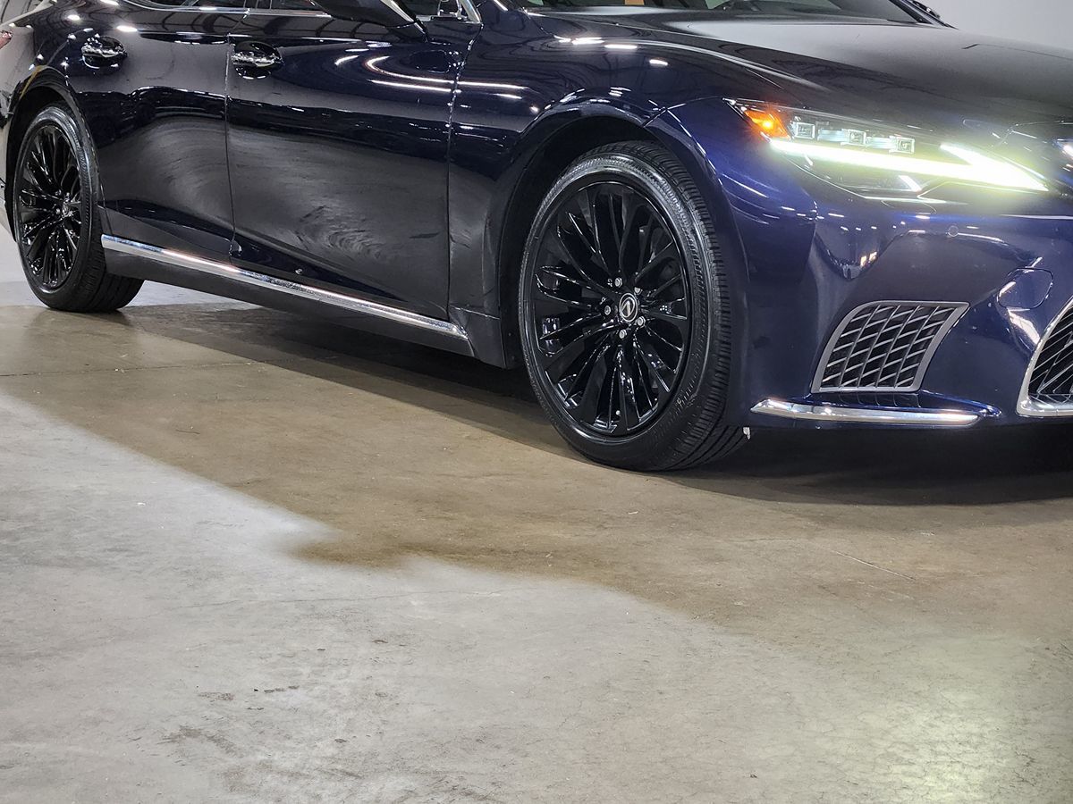 Lexus LS photo 16