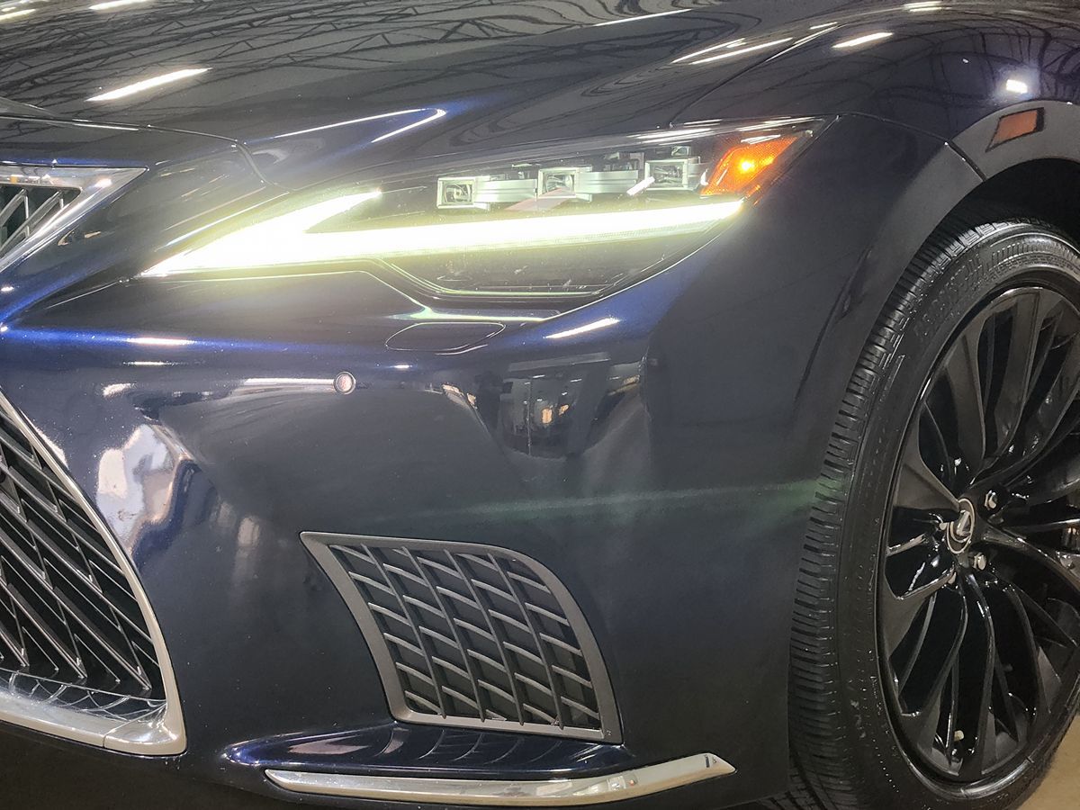 Lexus LS photo 14