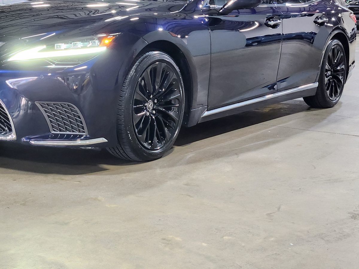 Lexus LS photo 17