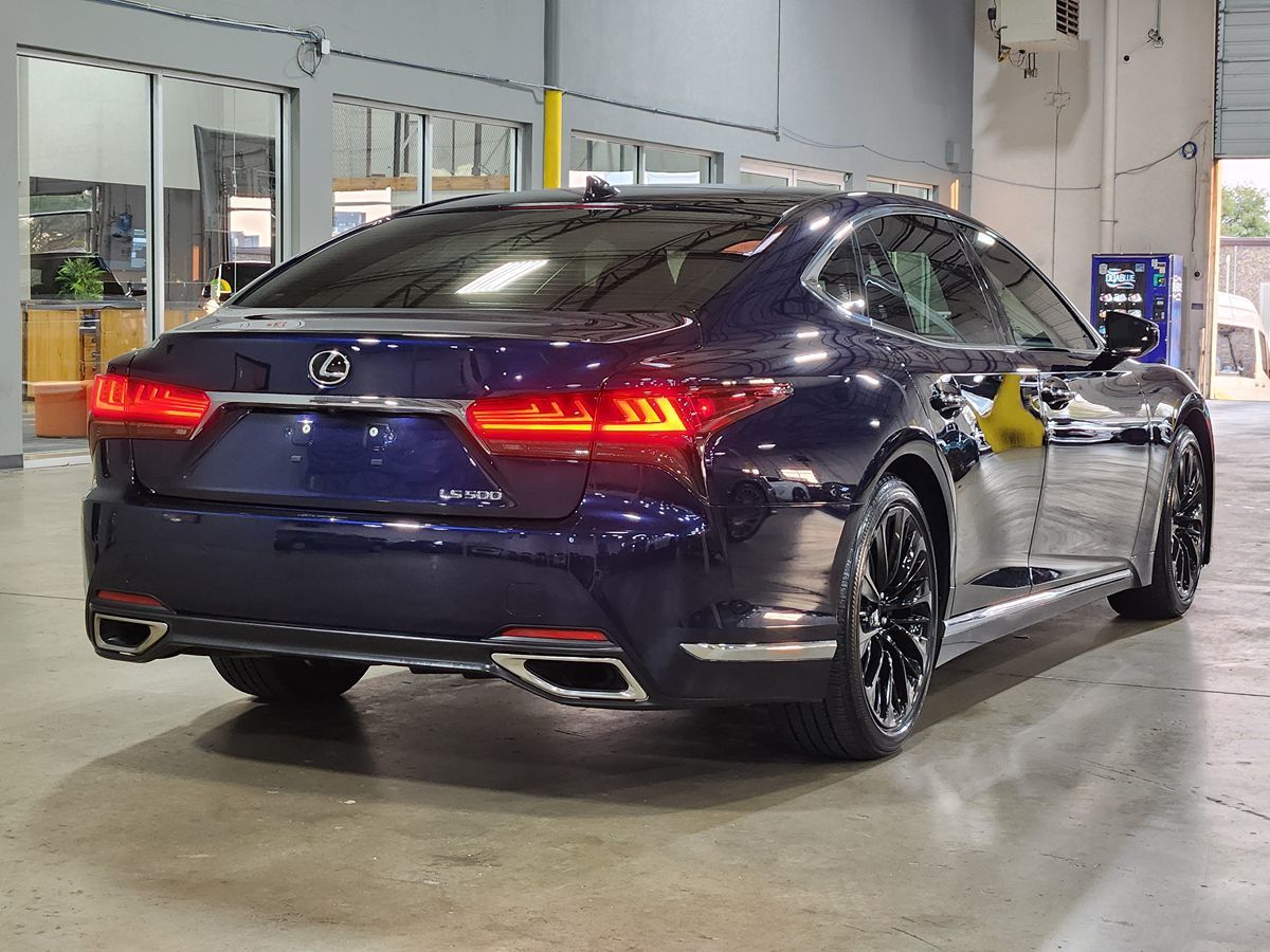 Lexus LS photo 8