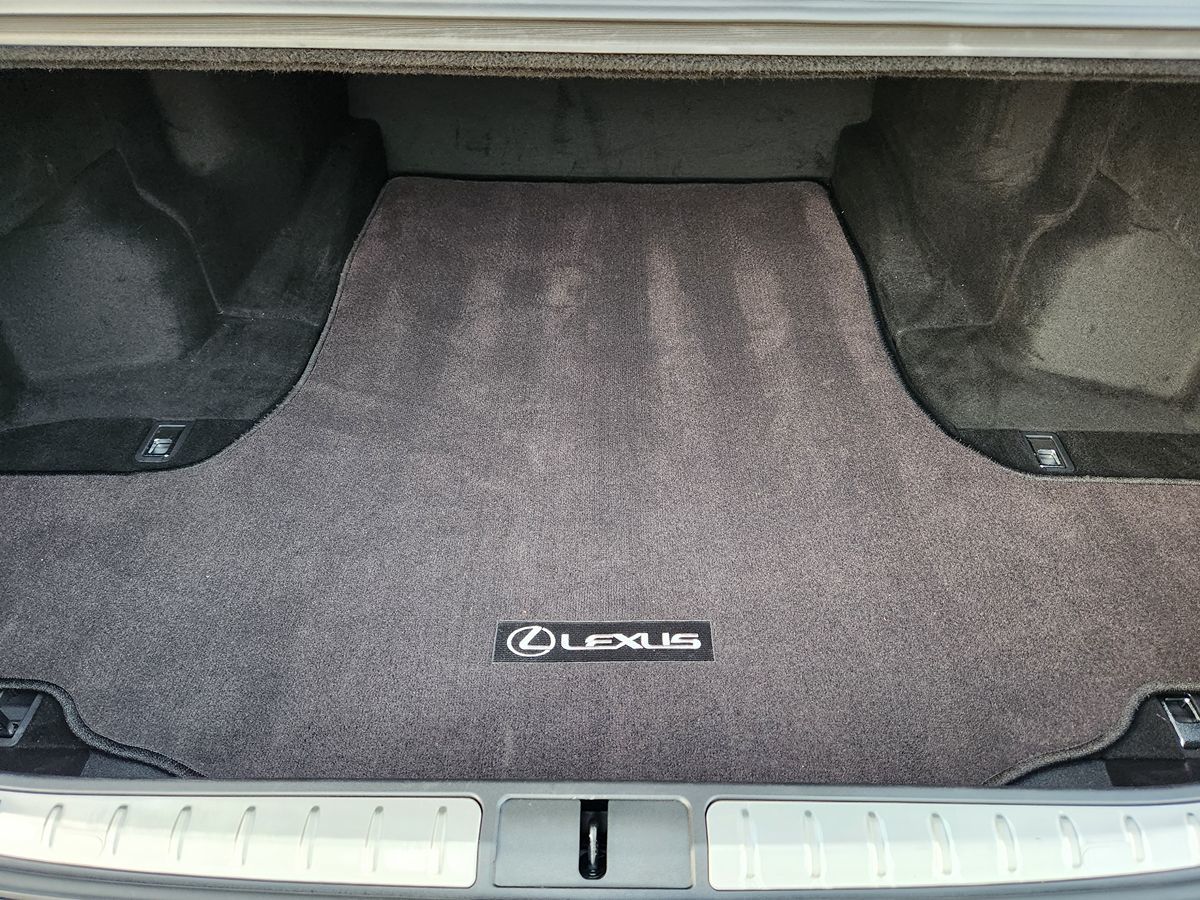 Lexus LS photo 54