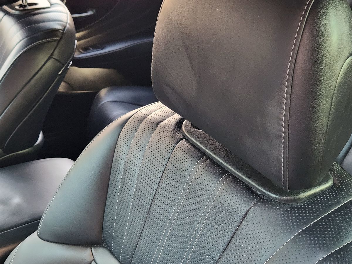 Lexus LS photo 32