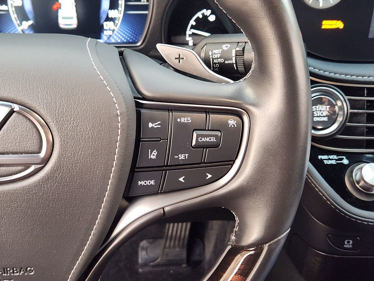 Lexus LS photo 49