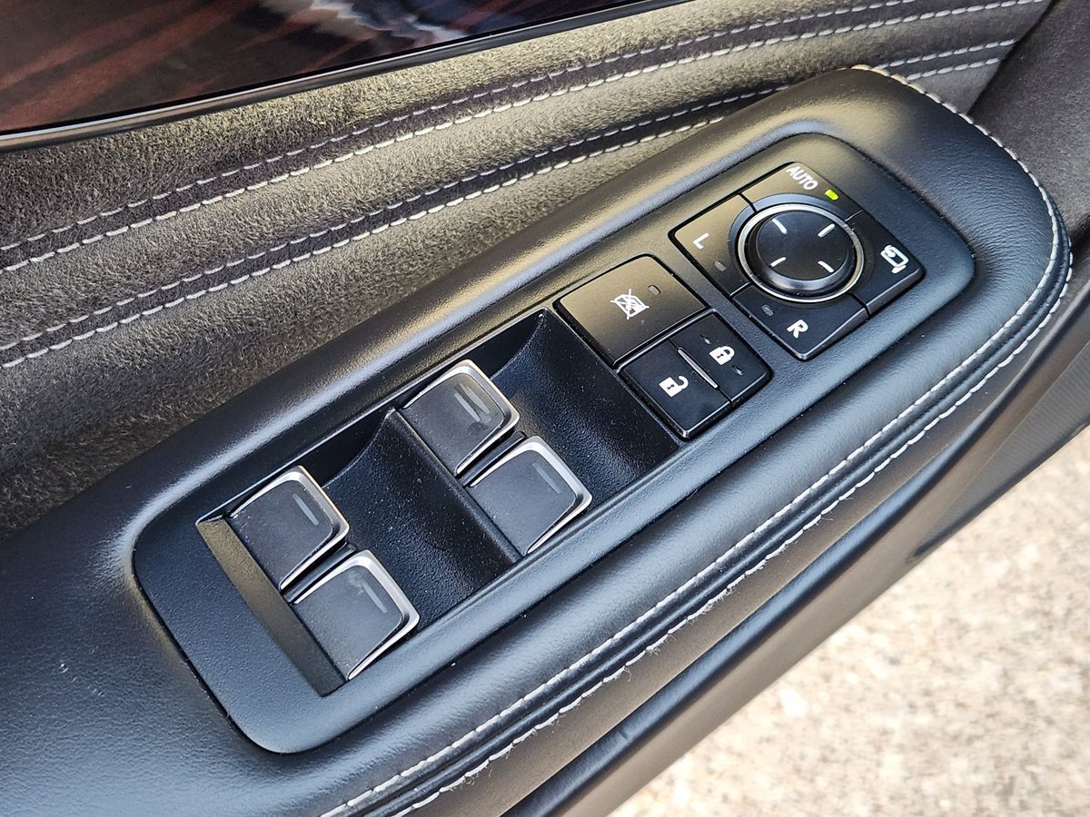 Lexus LS photo 42