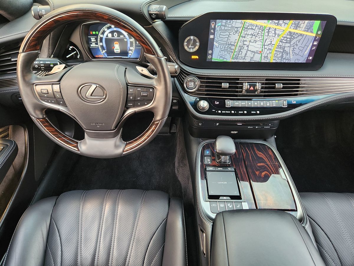 Lexus LS photo 46