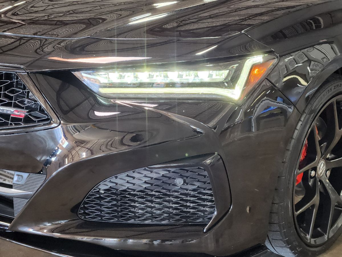 Acura TLX photo 17