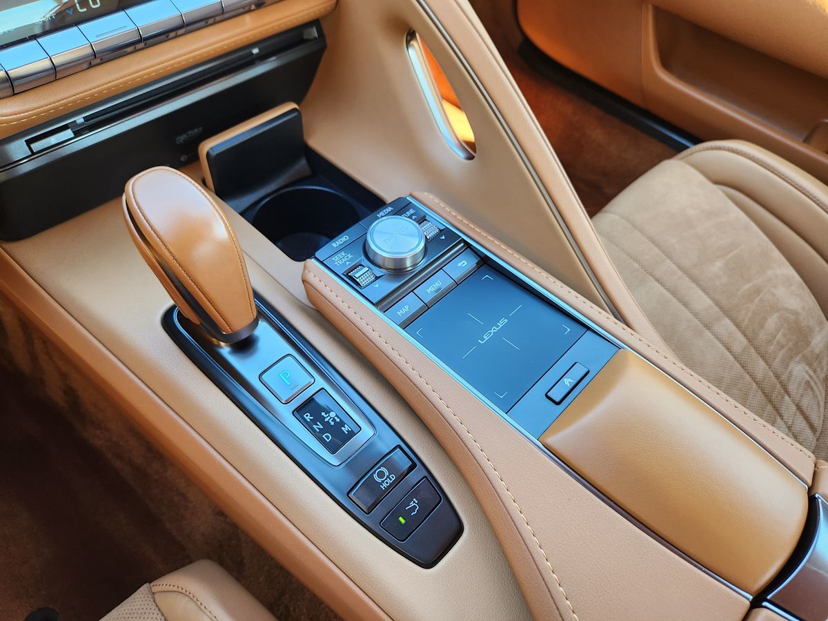 Lexus LC photo 40