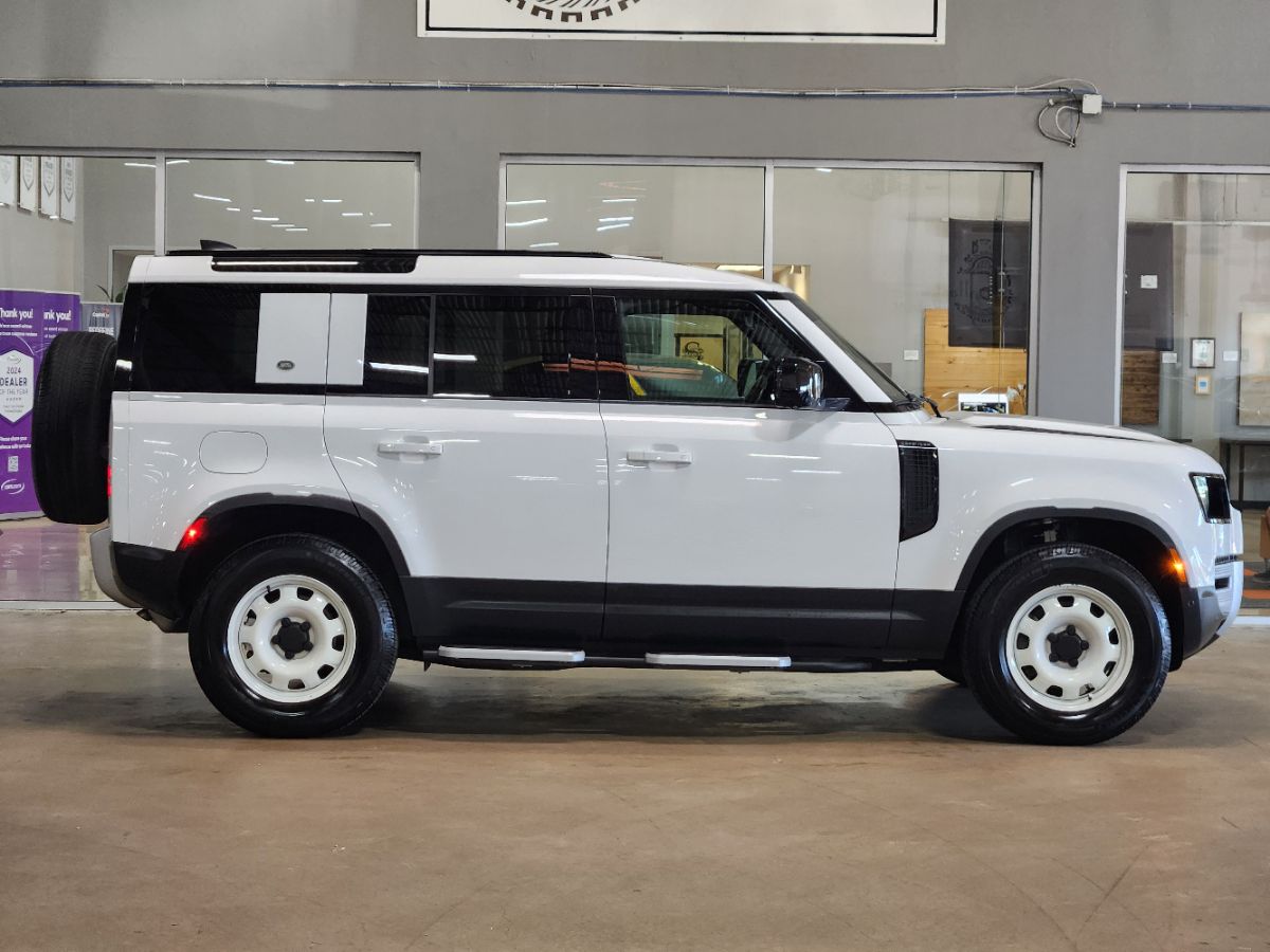 Land Rover Defender photo 5