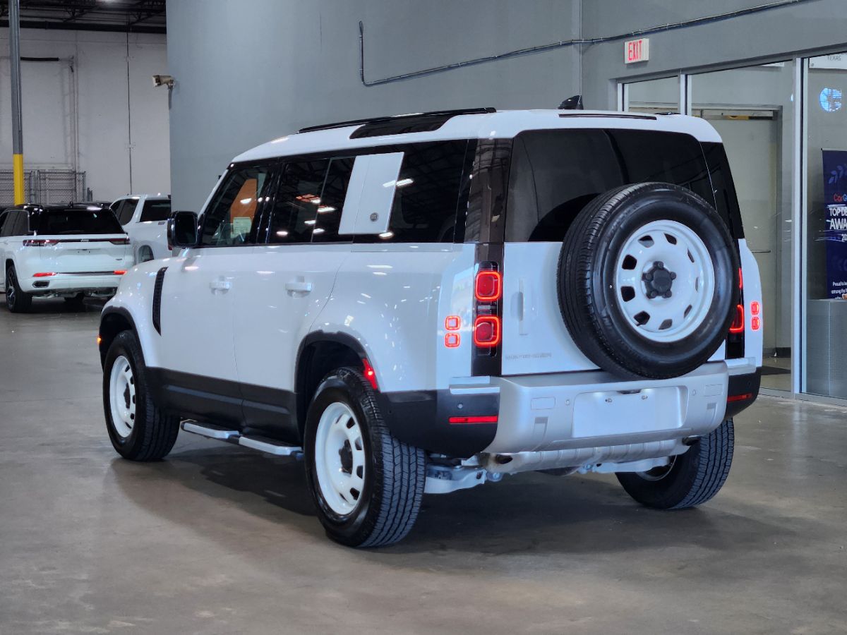 Land Rover Defender photo 10