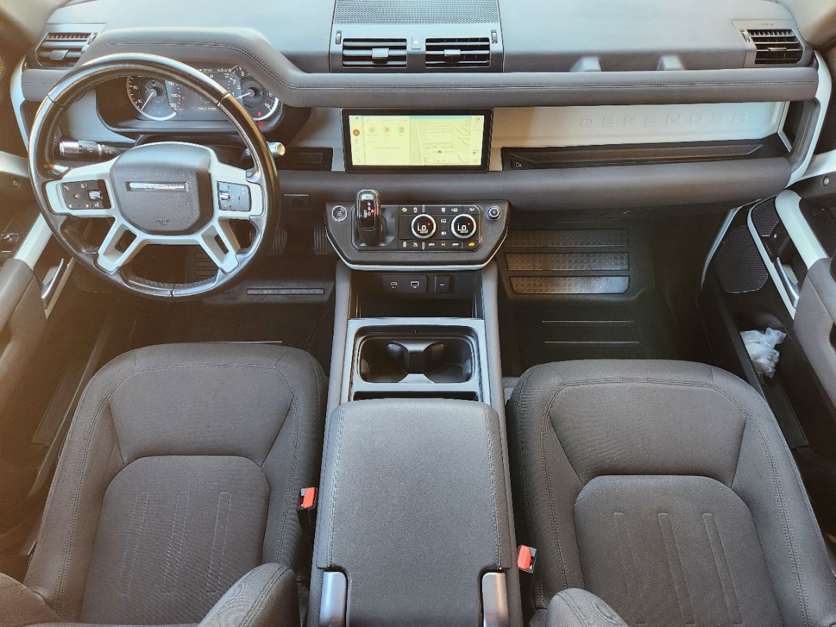 Land Rover Defender photo 42