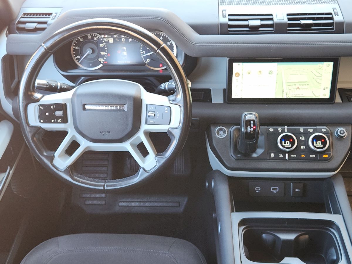 Land Rover Defender photo 43