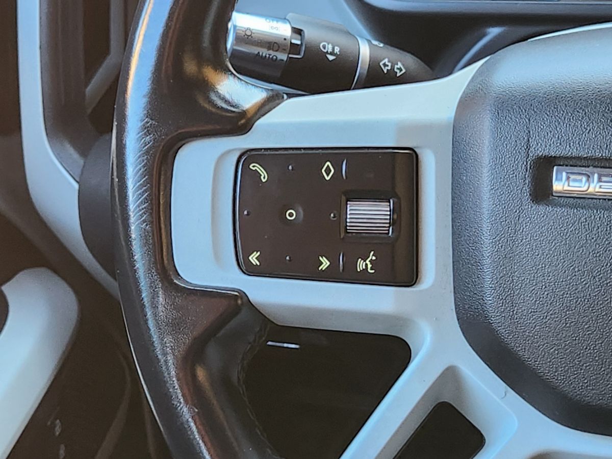 Land Rover Defender photo 44
