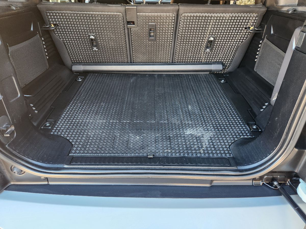 Land Rover Defender photo 53