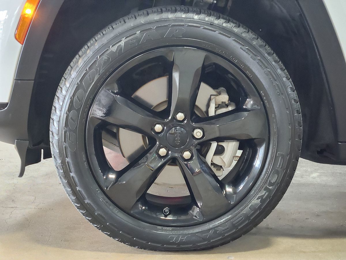 Jeep Grand Cherokee L photo 28