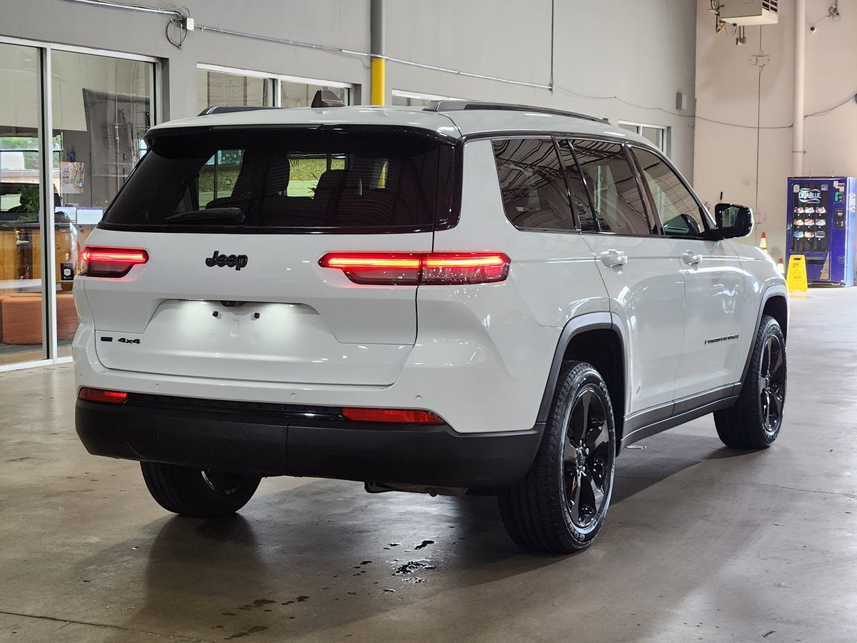Jeep Grand Cherokee L photo 8