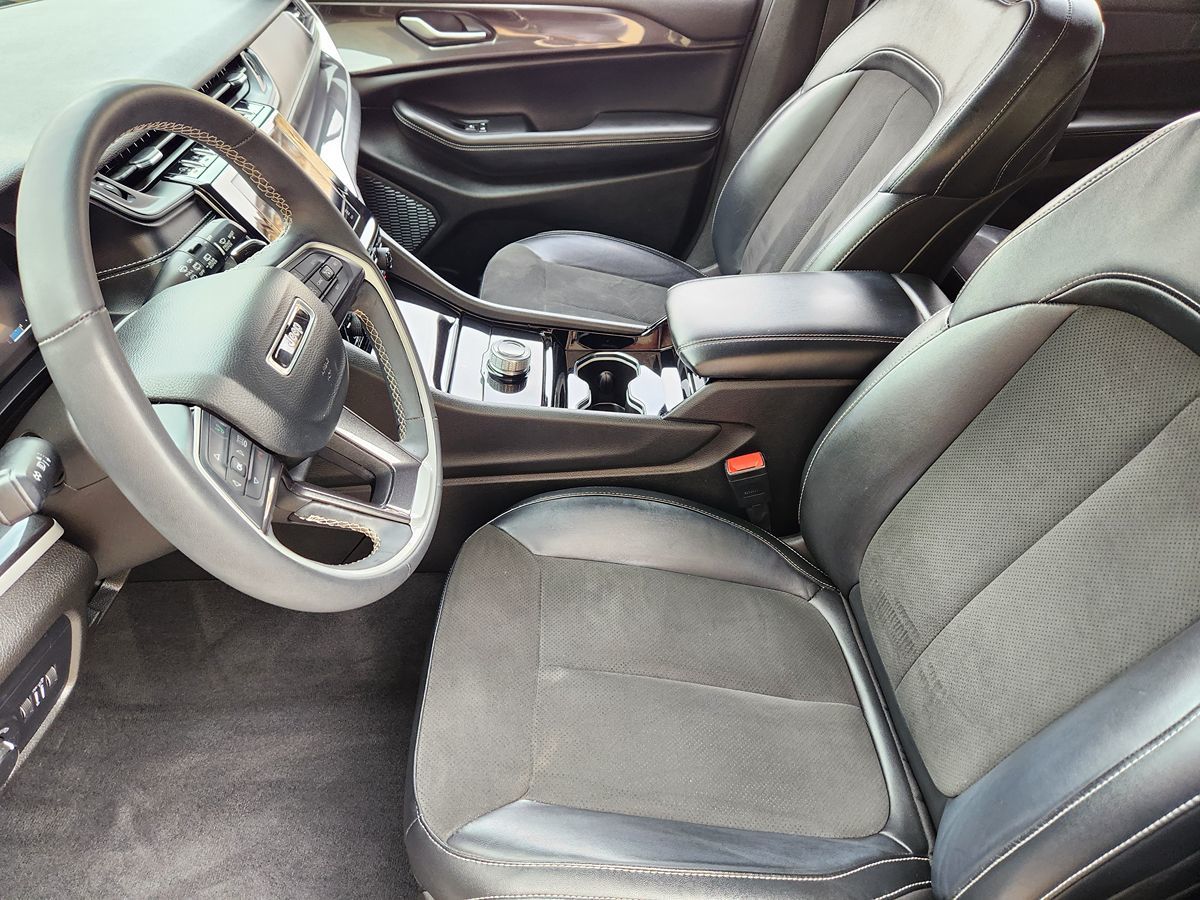 Jeep Grand Cherokee L photo 31