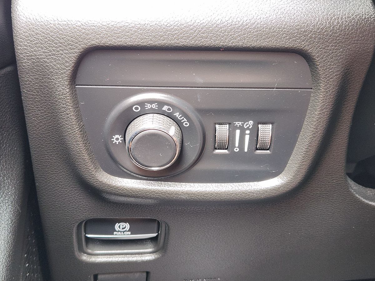 Jeep Grand Cherokee L photo 42