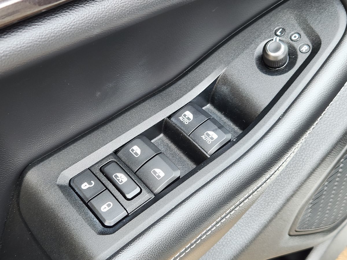 Jeep Grand Cherokee L photo 44