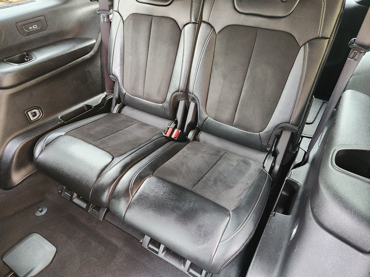 Jeep Grand Cherokee L photo 52