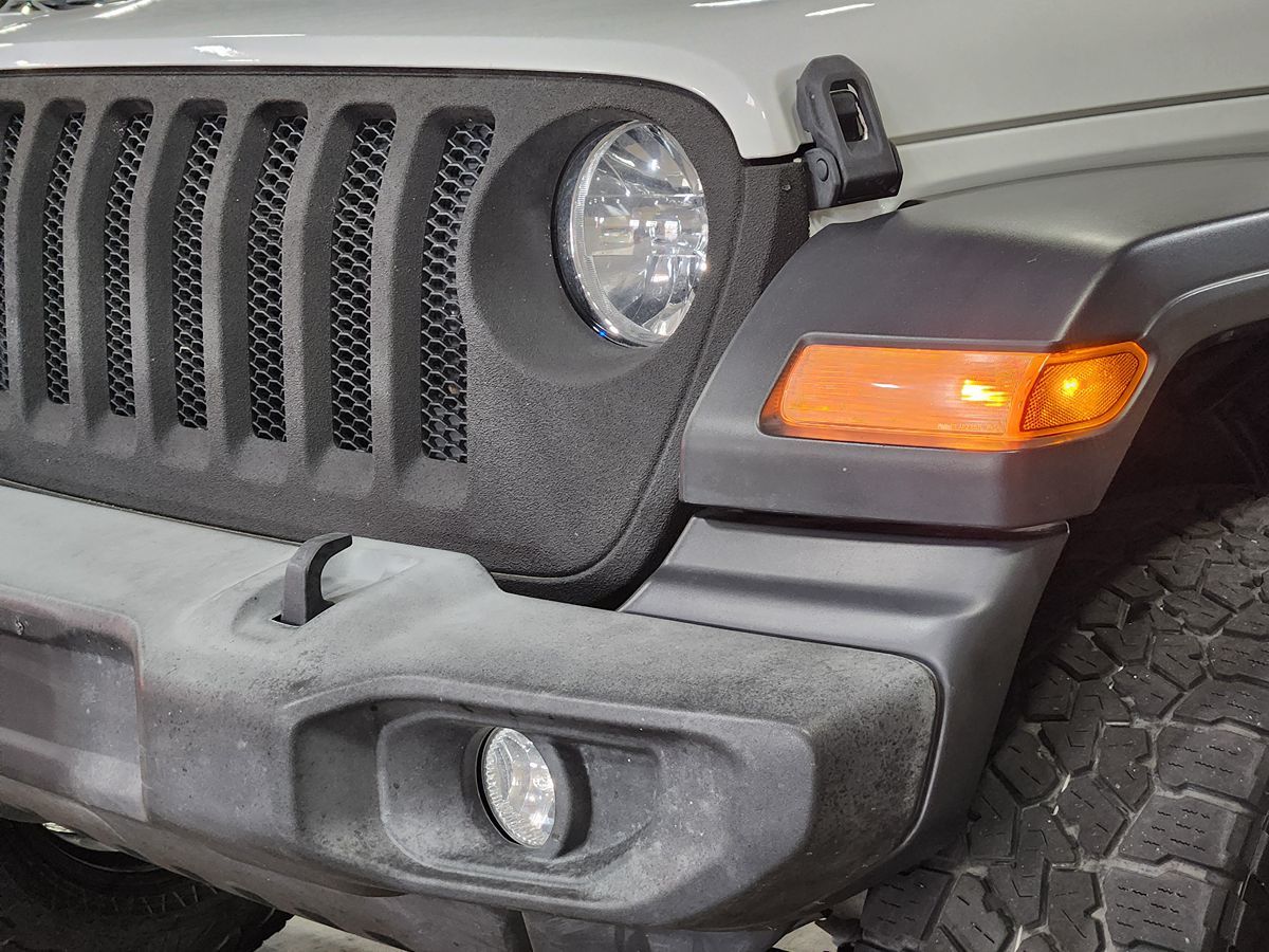 Jeep Wrangler photo 10