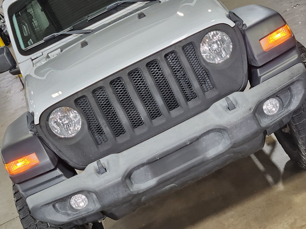Jeep Wrangler photo 13