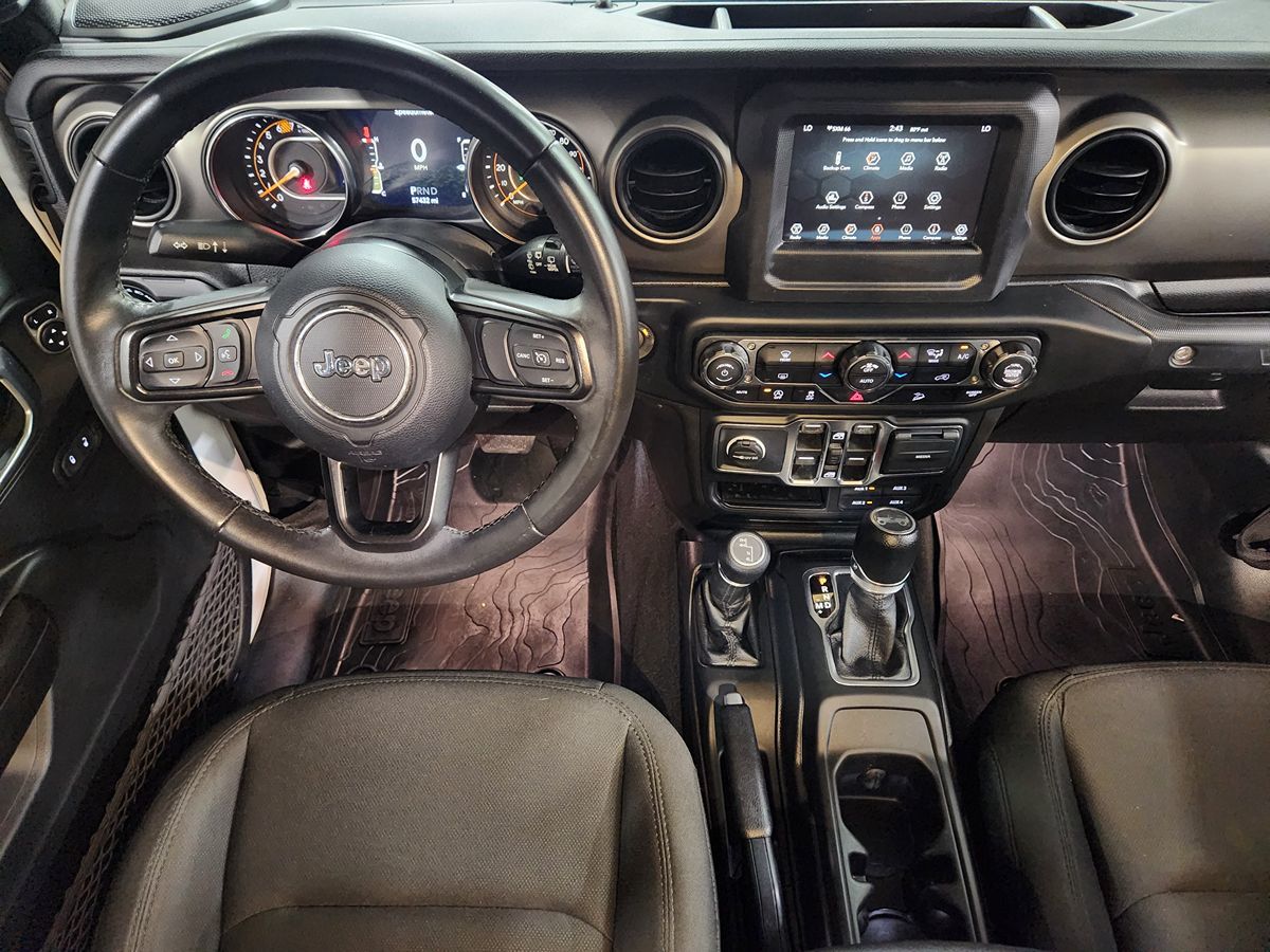 Jeep Wrangler photo 33