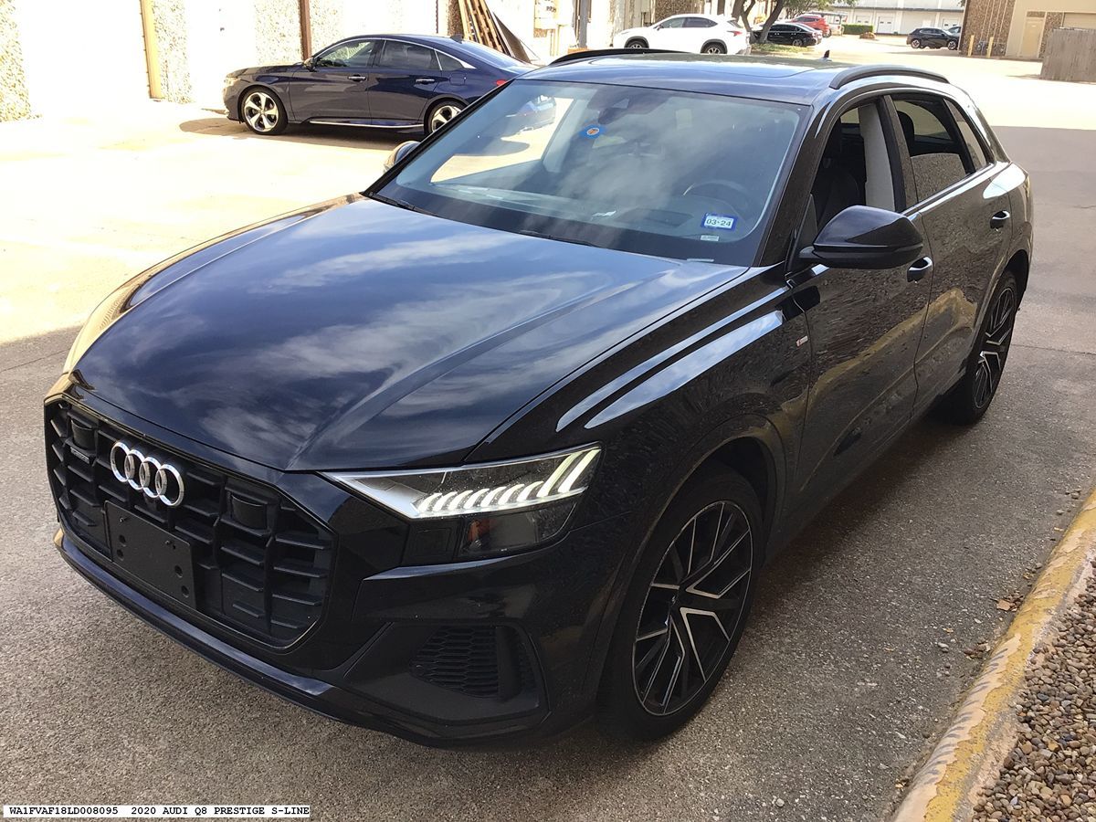 Audi Q8 photo 24