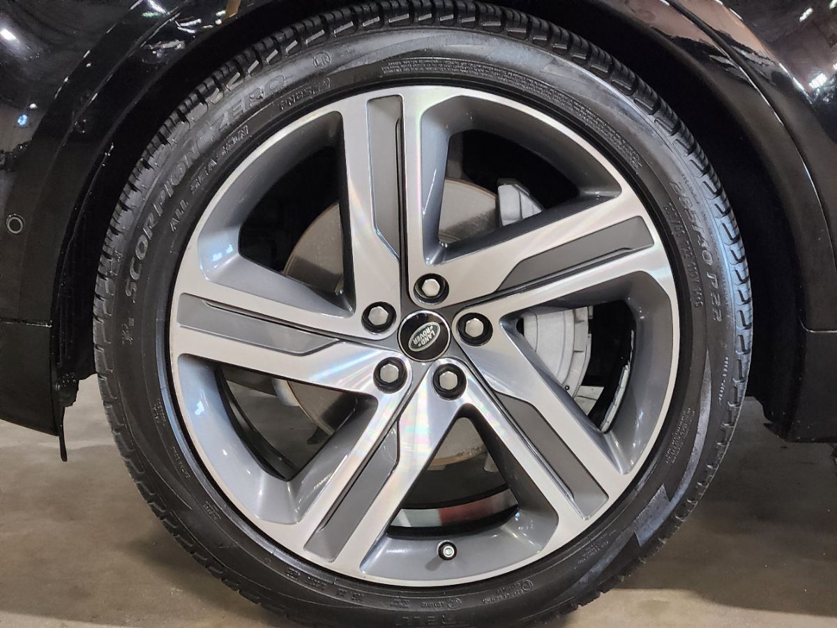 Land Rover Discovery photo 14