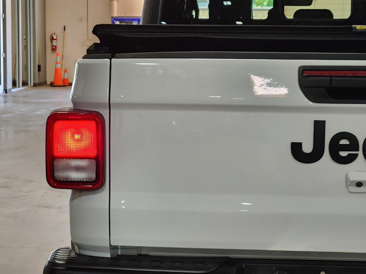Jeep Gladiator photo 14