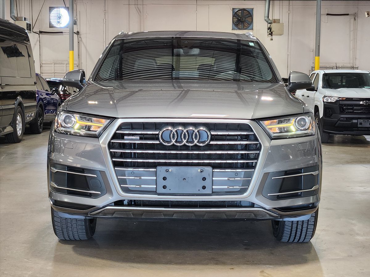 Audi Q7 photo 2