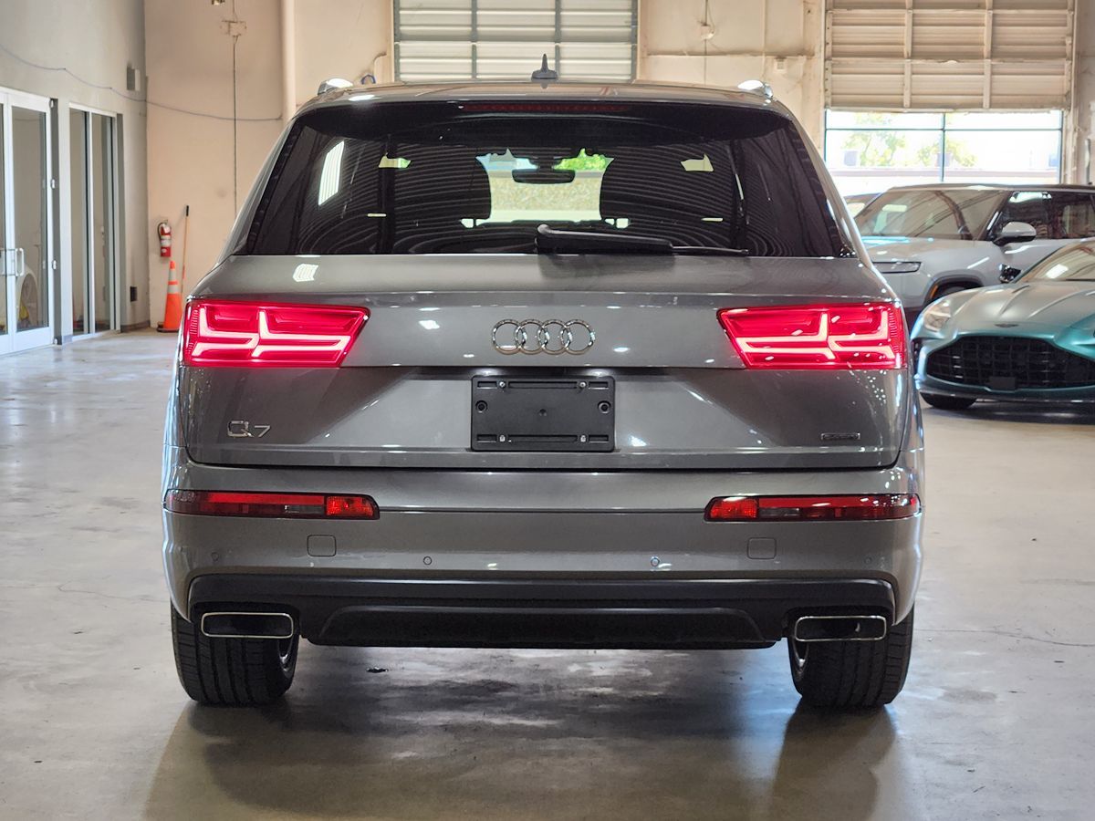 Audi Q7 photo 10