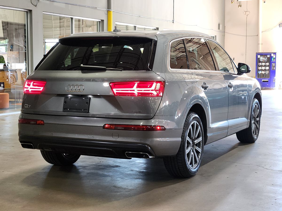 Audi Q7 photo 8
