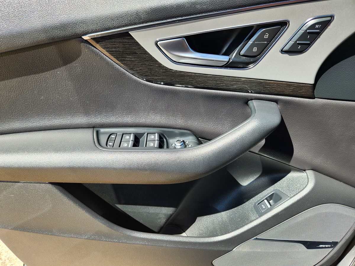 Audi Q7 photo 43