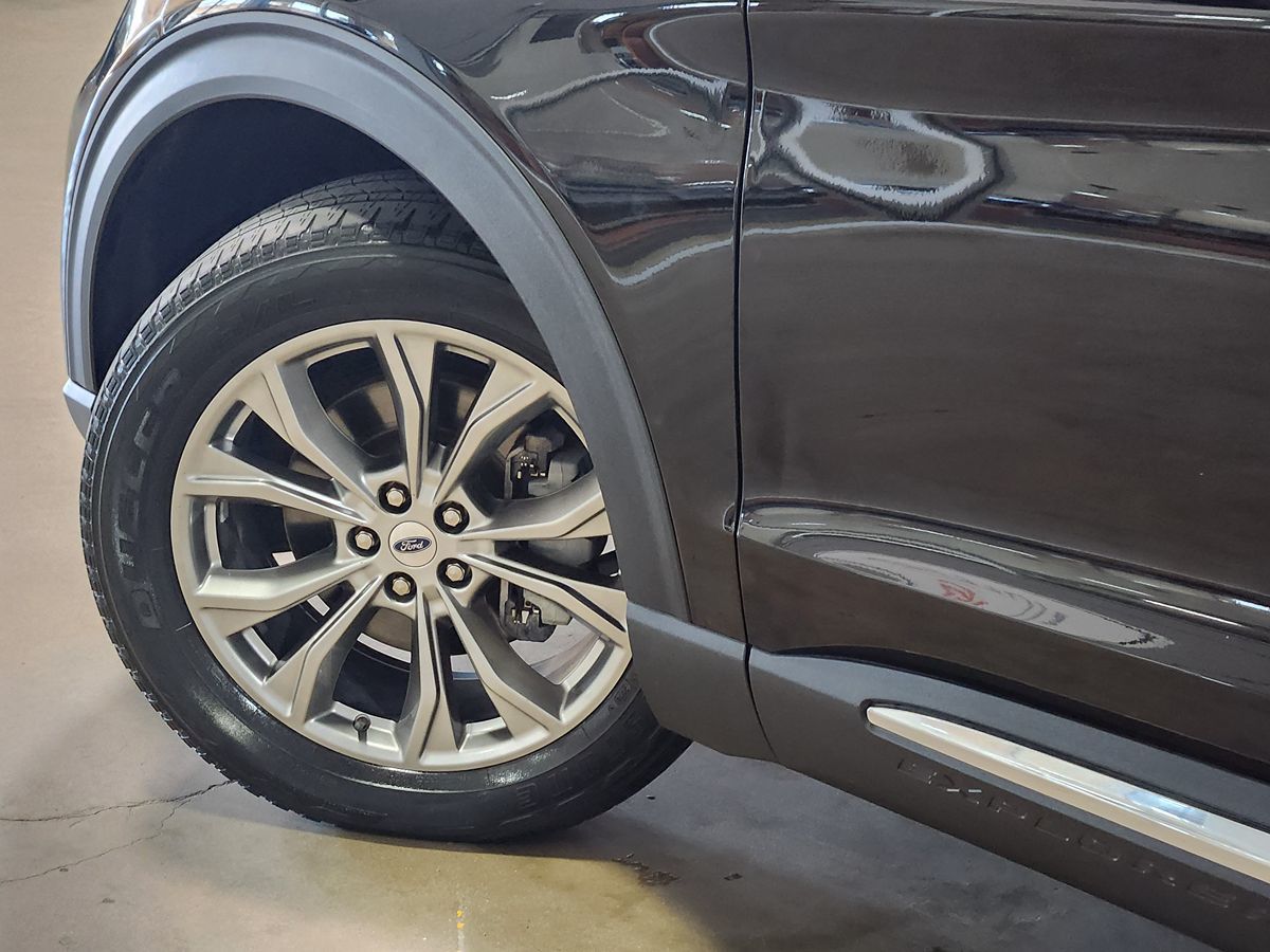 Ford Explorer photo 23